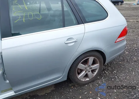 2009 Volkswagen Jetta 2.5L Se z USA, uszkodzony, nr VIN 3VWTZ71K69M281434